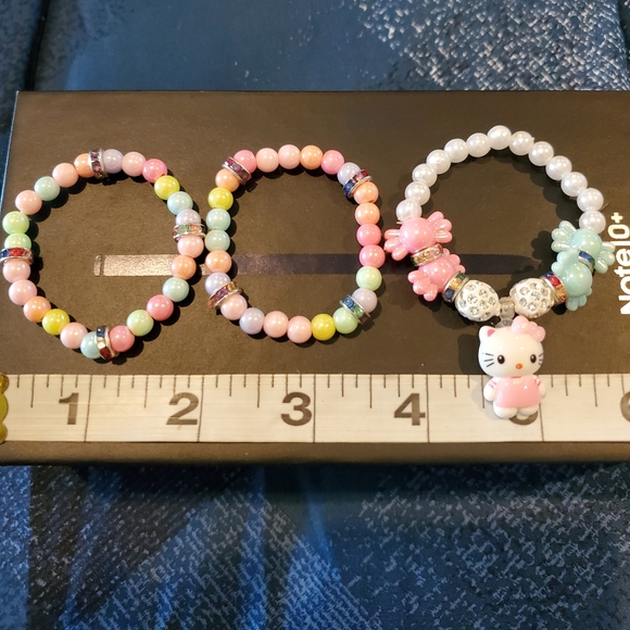 Hello Kitty Bracelet - Picture 4 of 4